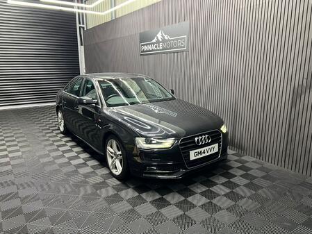 AUDI A4 2.0 TDI S line 